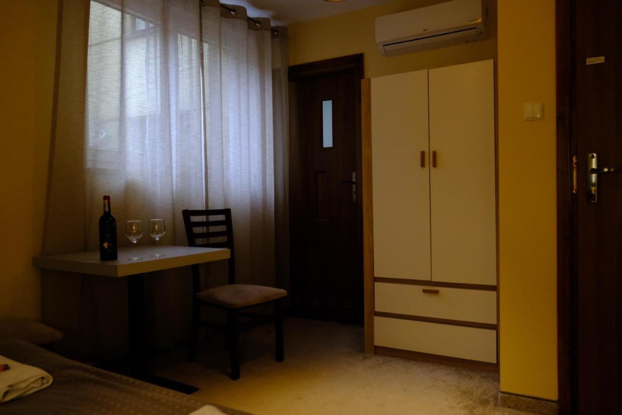 City Apartment Getta Краков Экстерьер фото